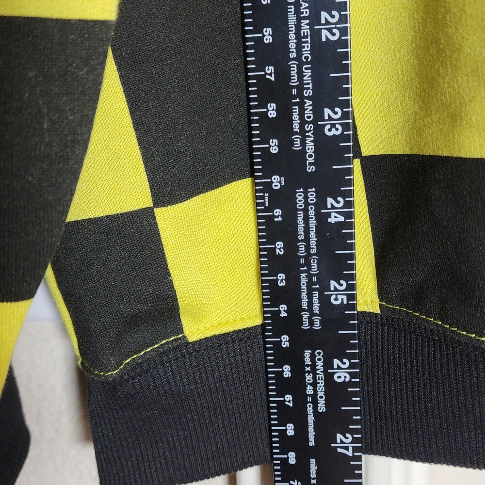Yellow and Black Checkerboard Crewneck Sweater Peanuts Snoopy - Picture 7 of 7